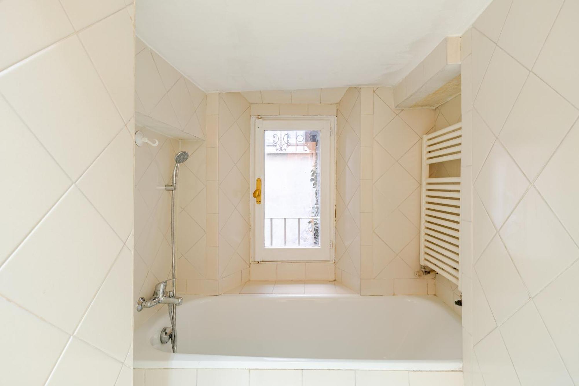 Casa Storica 4bdr Con Terrazza A Campo De Fiori Lejlighed