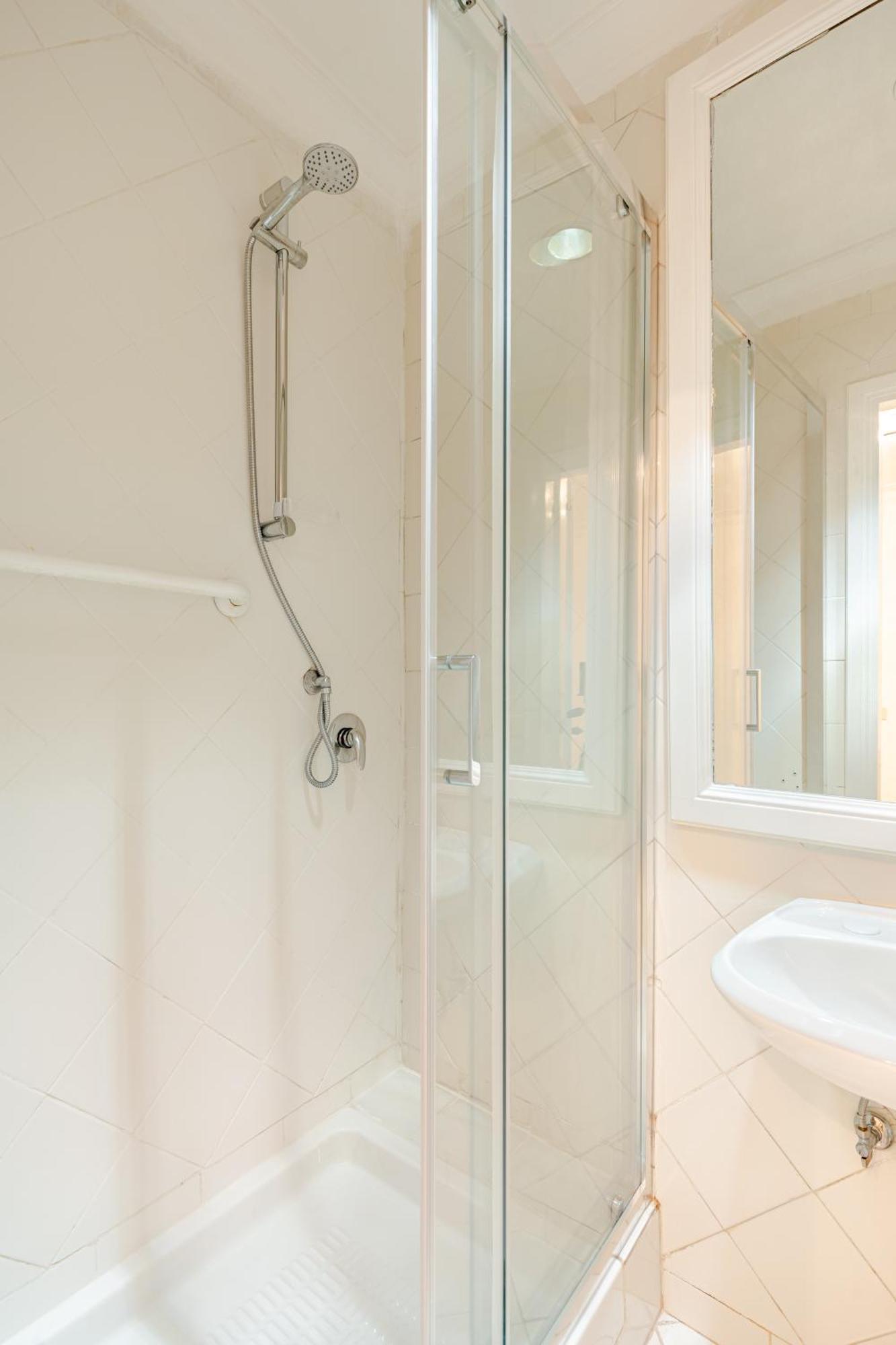 Casa Storica 4bdr Con Terrazza A Campo De Fiori Lejlighed