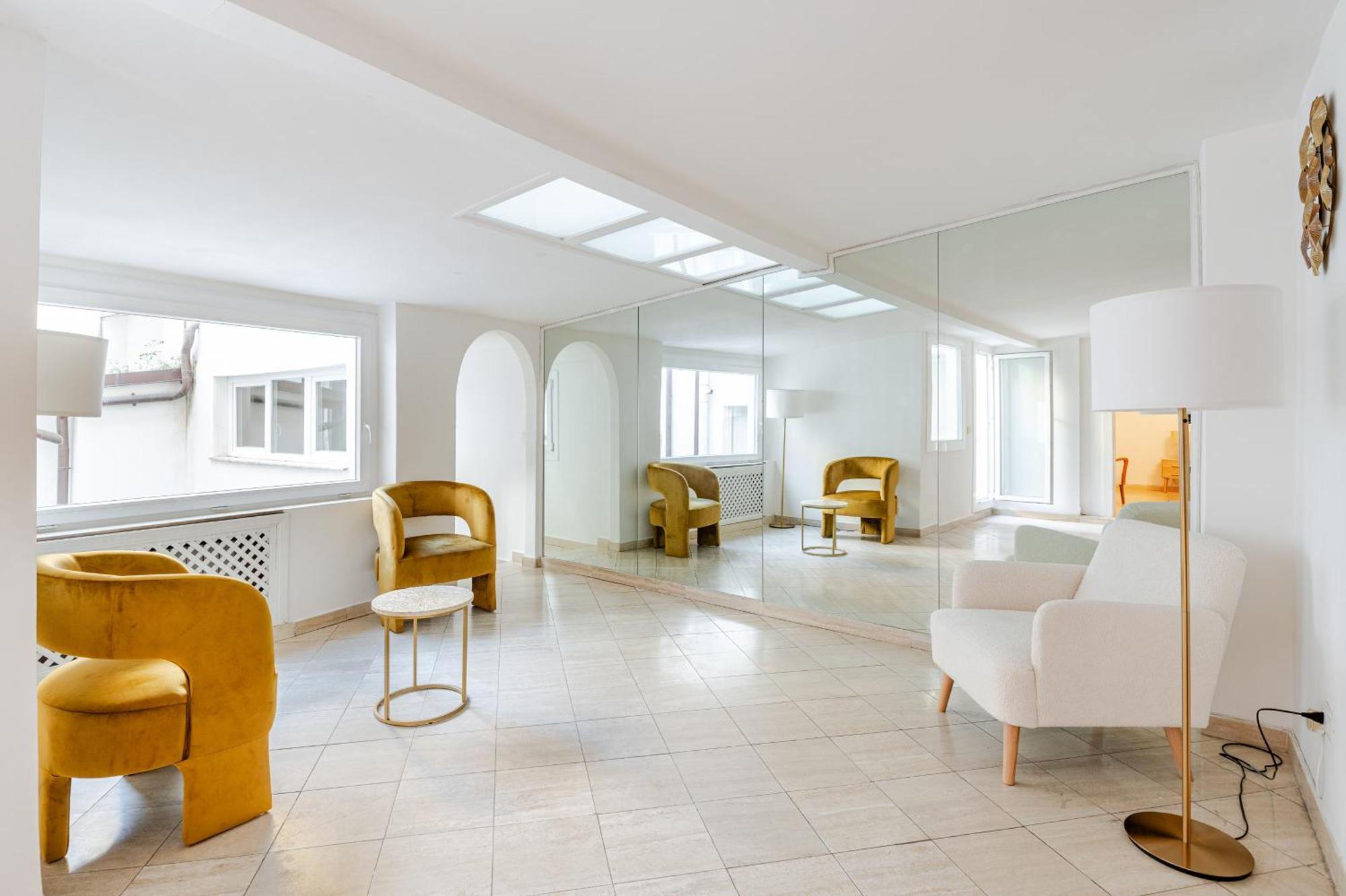 Lejlighed Casa Storica 4bdr Con Terrazza A Campo De Fiori *